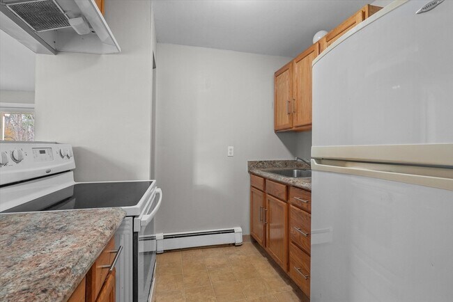 Building Photo - 18 Mason Ct