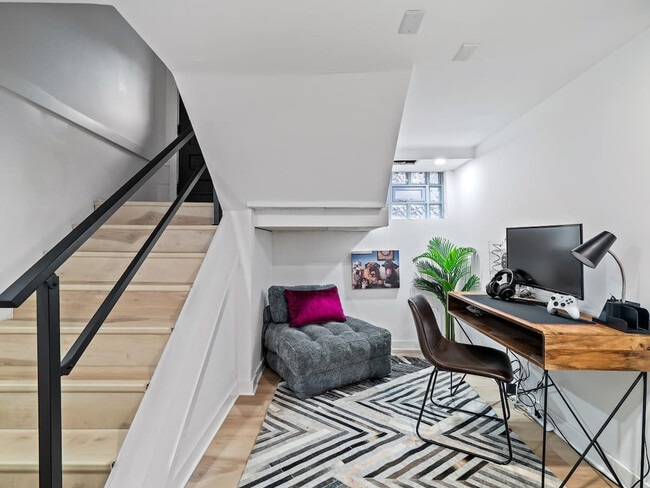 Building Photo - 25 N Rose Blvd