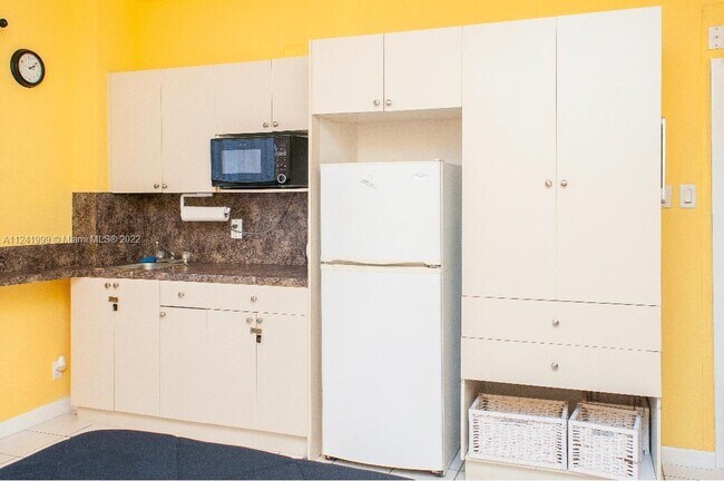 Building Photo - 7300 Ocean Terrace