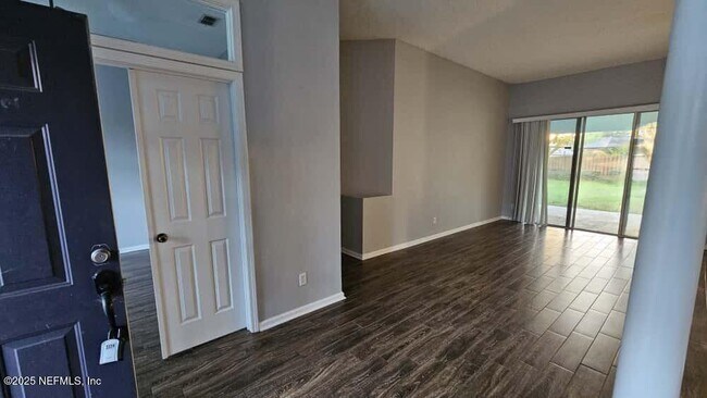 Building Photo - 709 Muskogee Ln