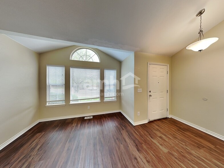 Building Photo - 1622 S Pagosa Ct