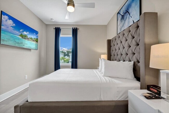 Building Photo - 7846 Spectrum Dr