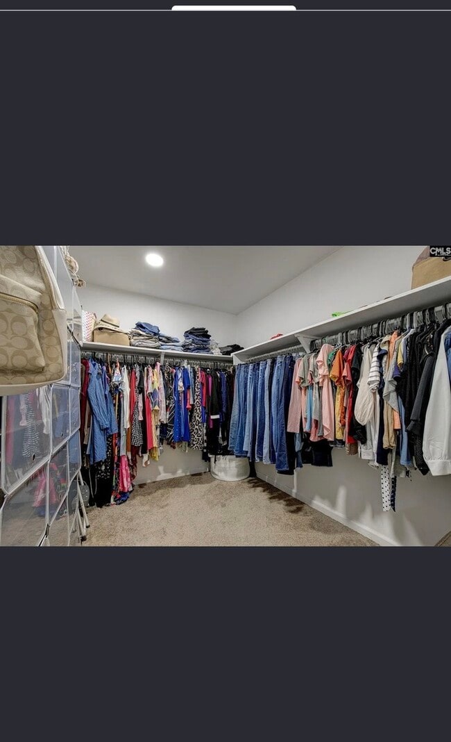 Building Photo - 177 Lionsgate Dr