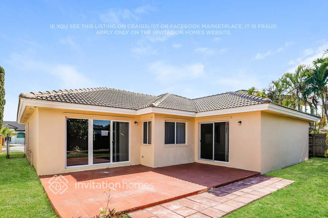 Building Photo - 14305 SW 164th Terrace