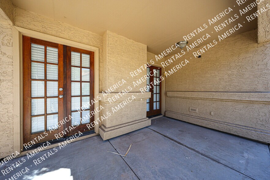 Building Photo - 636 N Cathy Ct