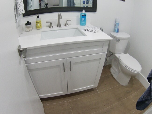 Building Photo - 541 Normandy L