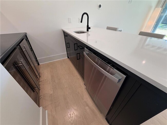 Building Photo - 2385 Nesbitt Dr NE