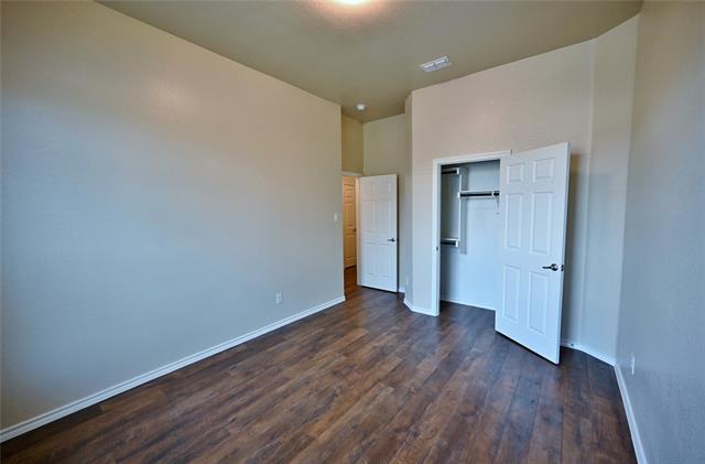 Building Photo - 916 Iona Dr