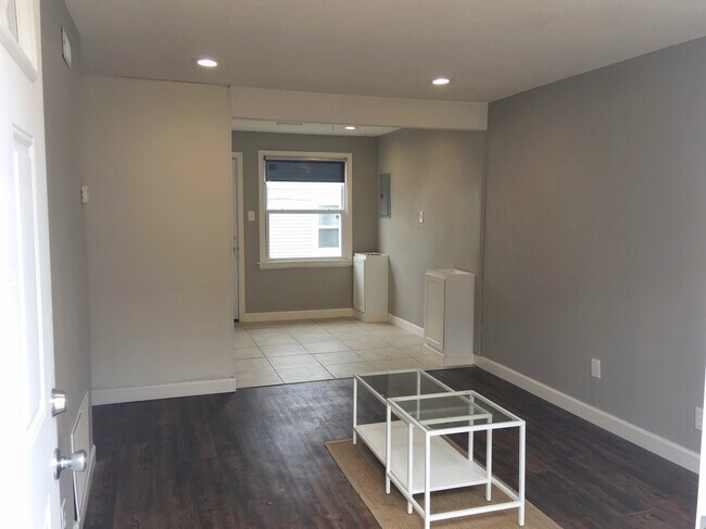 Building Photo - 1223 Louisville Ave