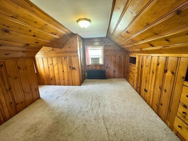 Building Photo - 11-02 Charles St