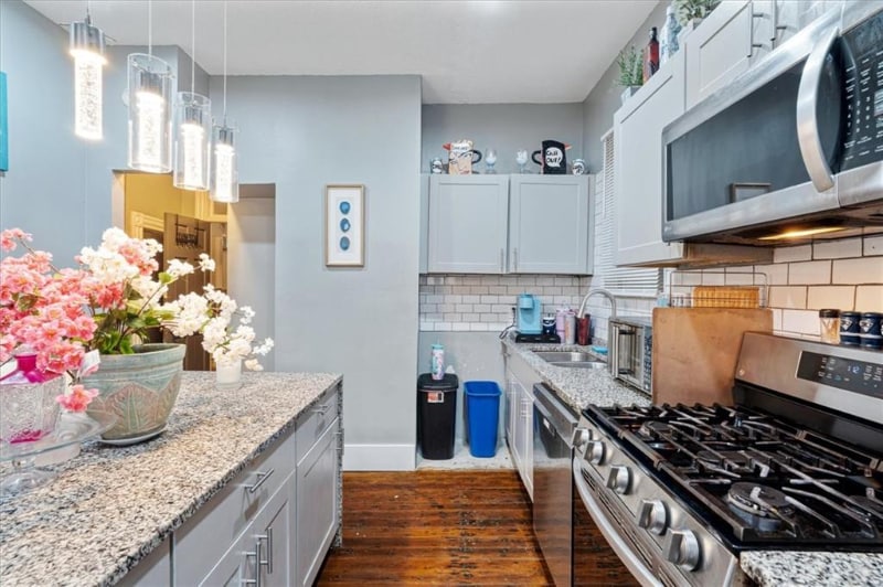 Building Photo - 249-251 Orms St