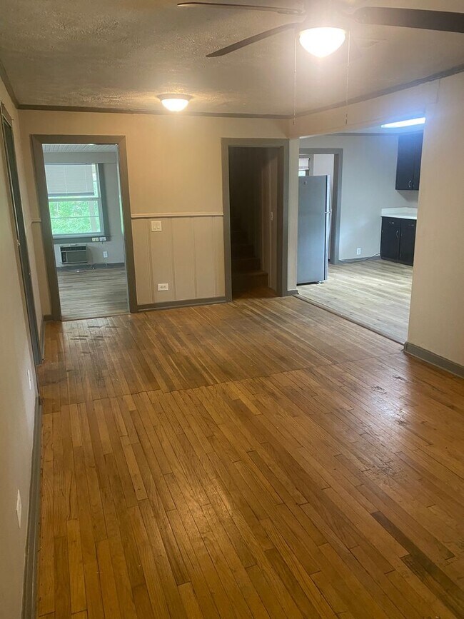 Building Photo - Overstreet Drive