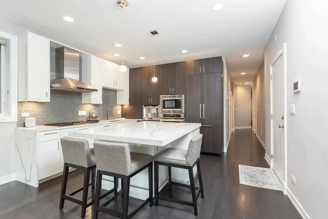 Building Photo - 942 W Montana St