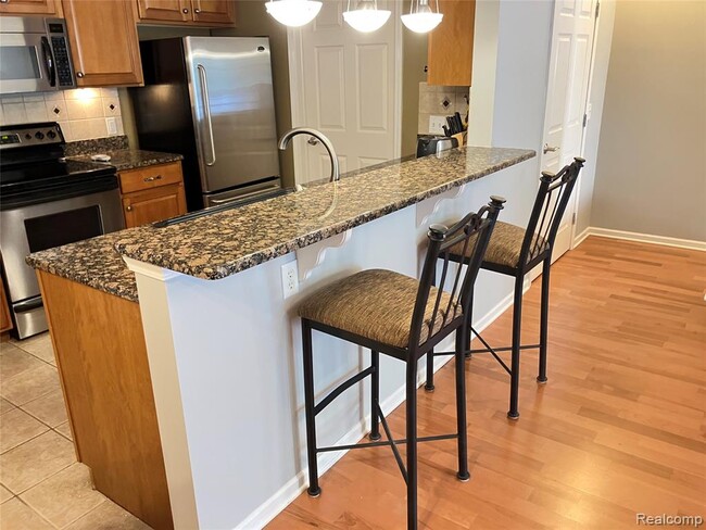 Building Photo - 331 Scio Village Ct