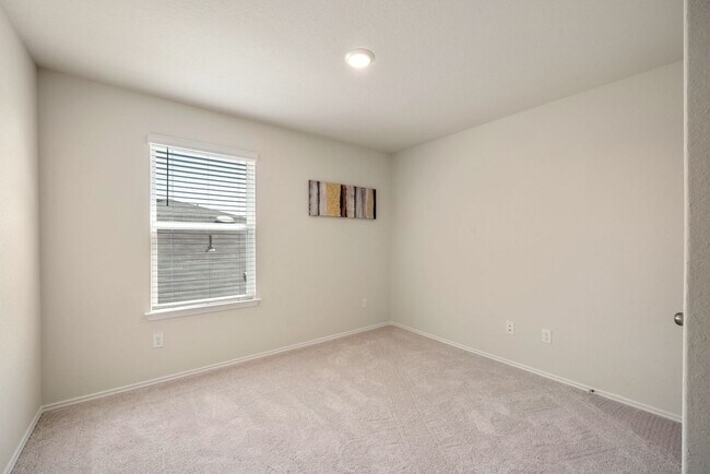 Building Photo - Great home with a great price!