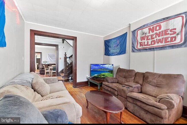 Building Photo - 1715 Providence Ave