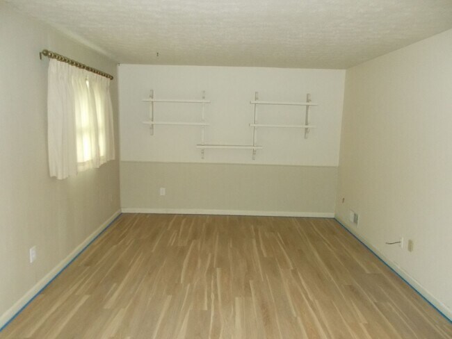 Building Photo - 2250 Autumn Way