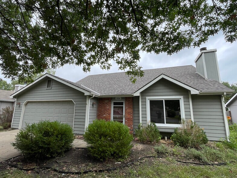 Primary Photo - 504 Arrowhead Dr