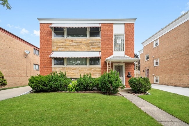 Primary Photo - 8819 N Wisner St