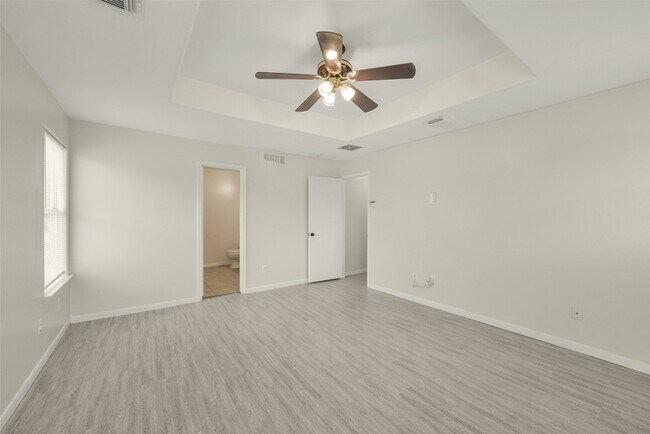 Building Photo - 839 Autumn Point Ln