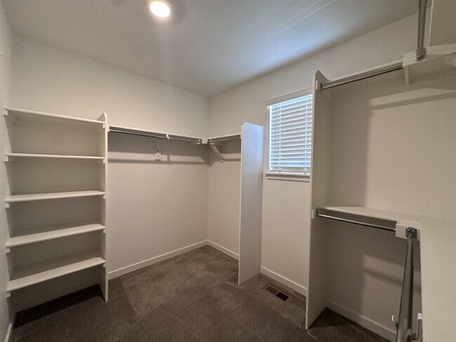 Building Photo - ~$1,000 OFF ONE MONTH'S RENT~ Stunning Thr...
