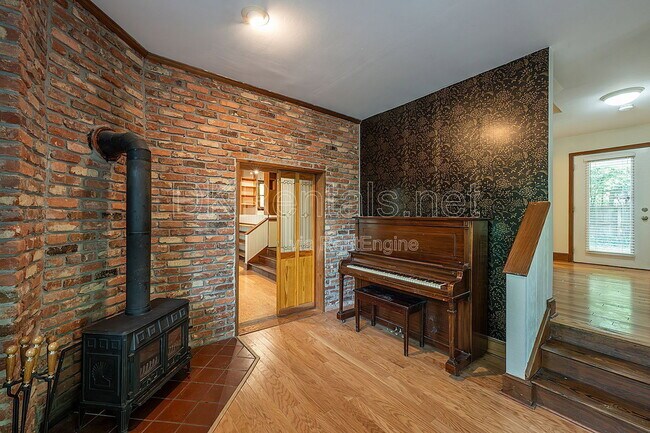 Building Photo - 425 Ansley St
