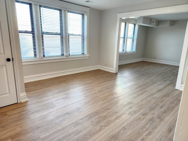 Large dining room - 807 Westgate Ave