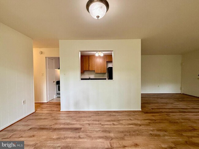 Building Photo - 12204 Braxfield Ct