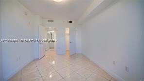 Building Photo - 20000 E Country Club Dr