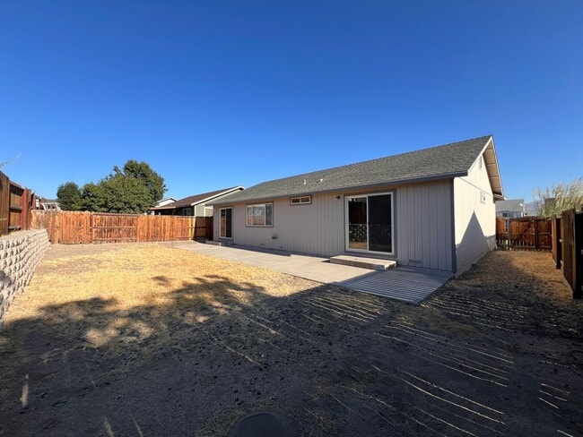 Building Photo - Great 3 bedroom Fernley home located in th...