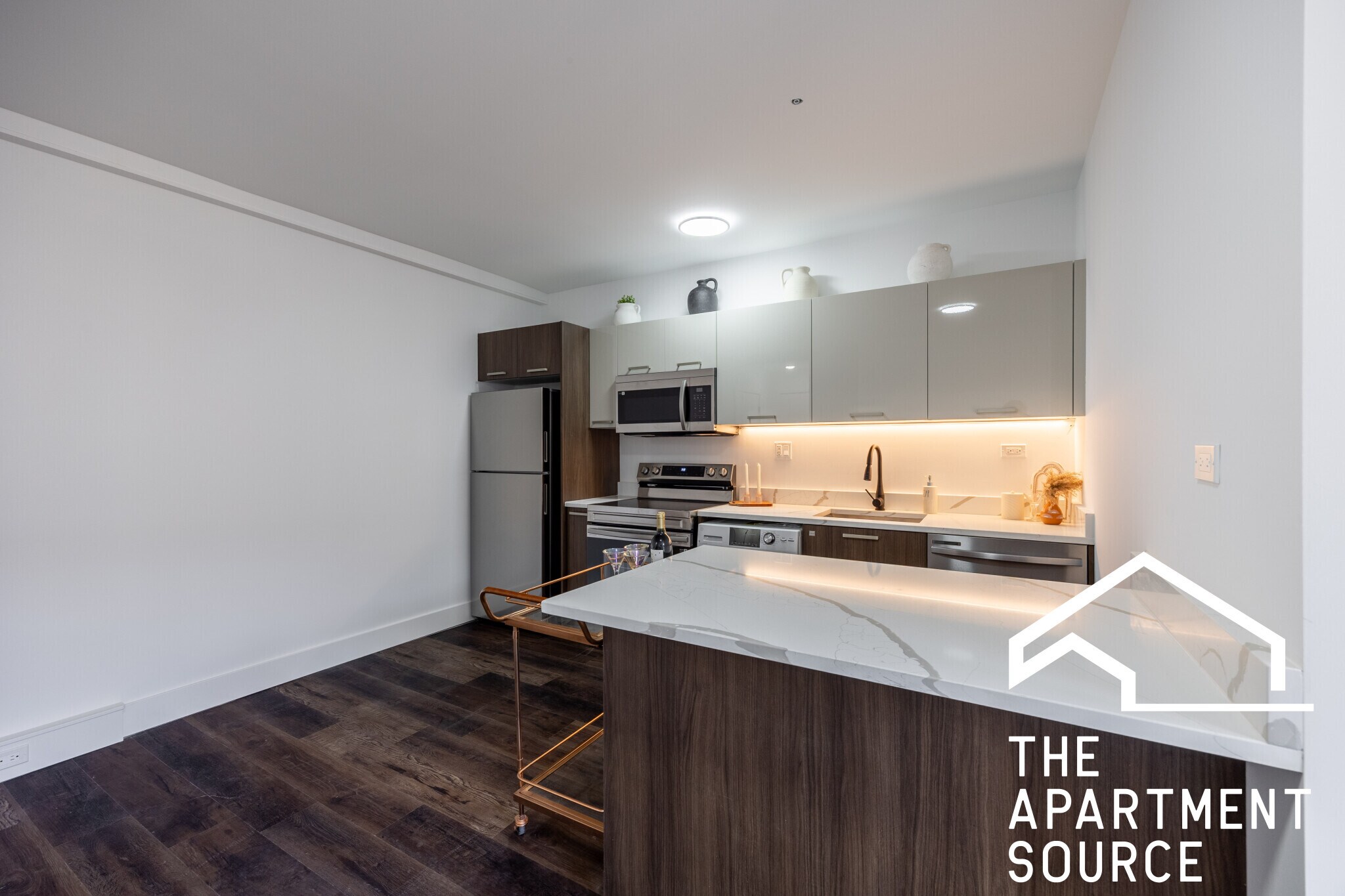 Building Photo - 1553 W Hollywood Ave