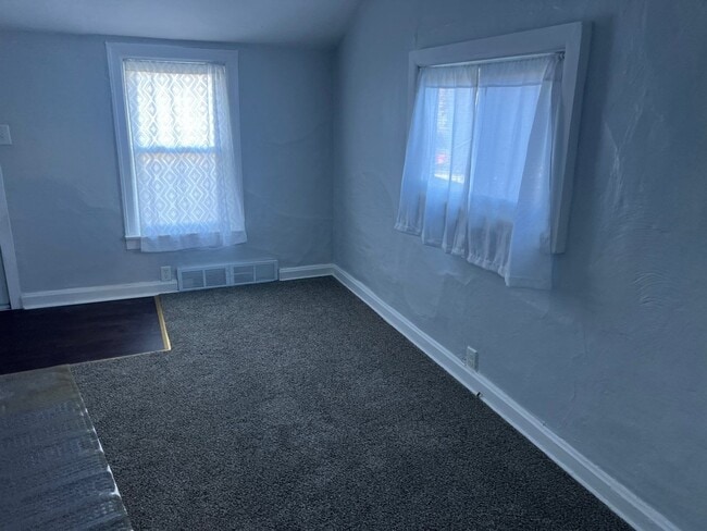 Building Photo - 2525 Parke St