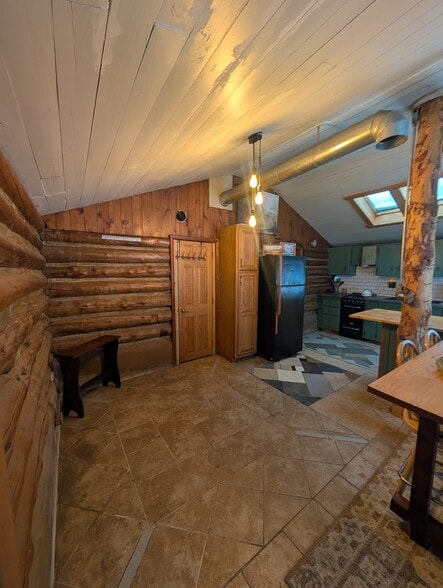 Building Photo - 8970 E Gull Lake Dr