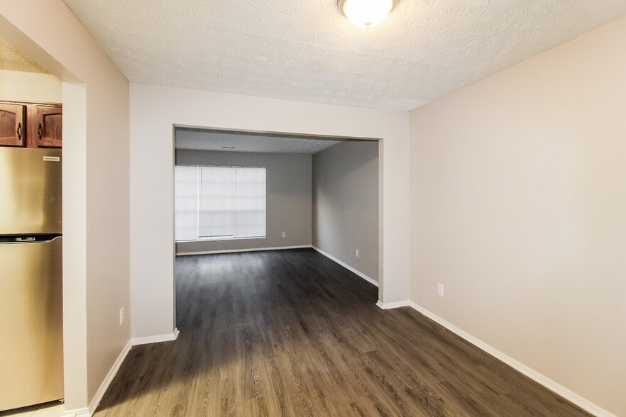 Building Photo - 7115 Chestnut Ln