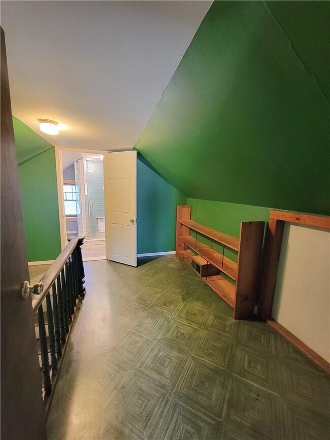 Building Photo - 25 Grand St