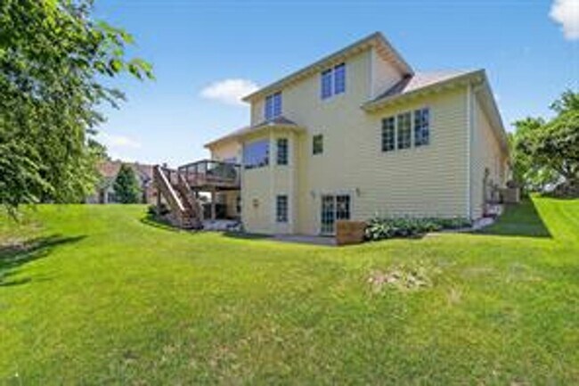 Building Photo - Spacious 5-Bed Walkout Home with Over 3,500 Sq. Ft. of Living Space