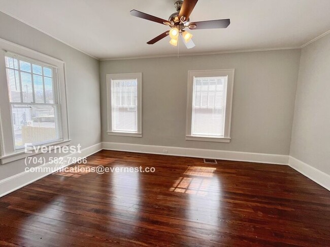 Building Photo - 203 S Elm St