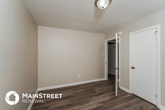 Building Photo - 18 Moonglow Dr