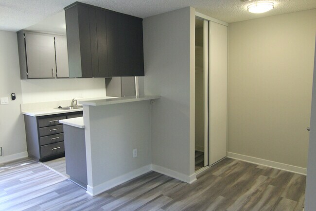 Building Photo - 10600 Victory Blvd
