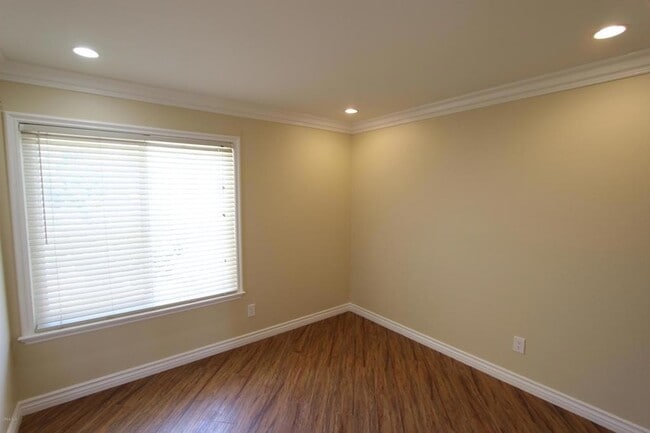 Building Photo - 15329 Bambi Ct