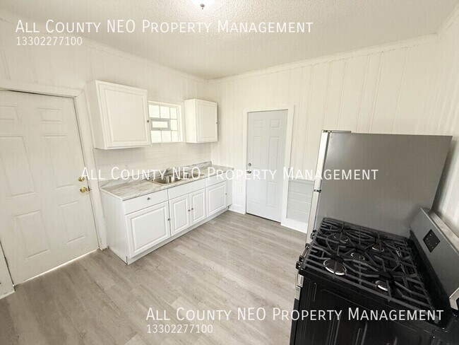 Building Photo - 2056 W 95th St