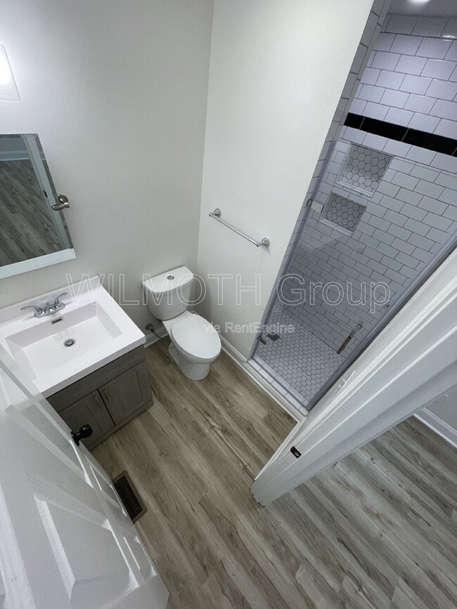 Building Photo - 1126 Villa Ave