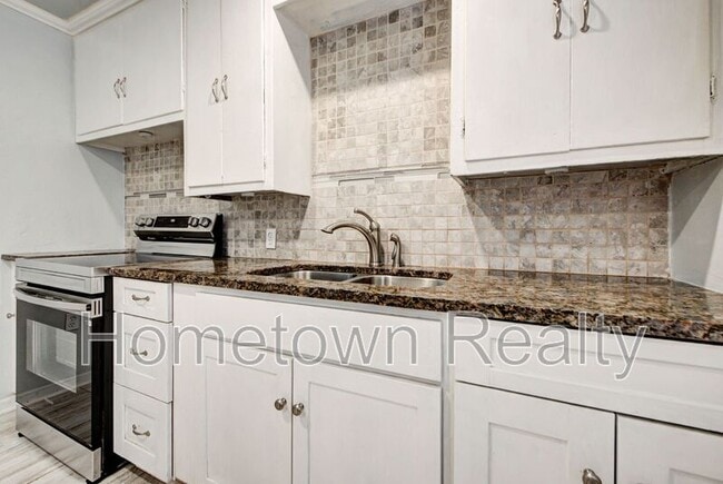 Building Photo - 3200 SW 38th St