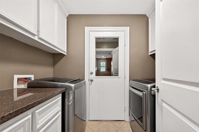Building Photo - 903 Sugarfield Ct
