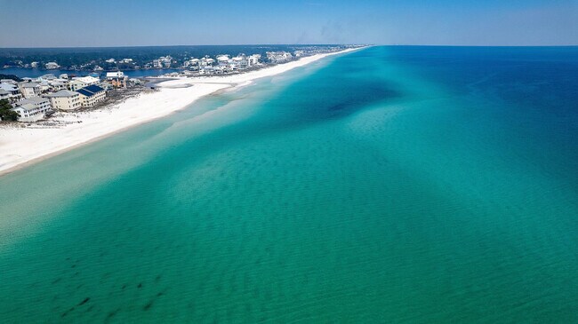 Building Photo - 587 Patina Blvd