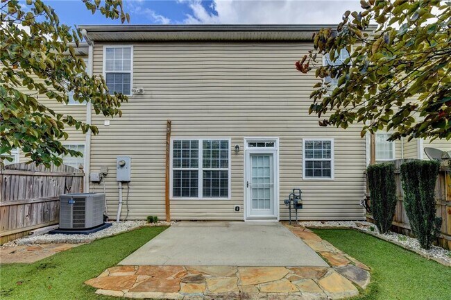 Building Photo - 3067 Kentmere Dr