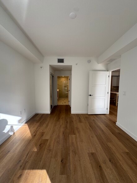 Building Photo - 1655 NW 124th St