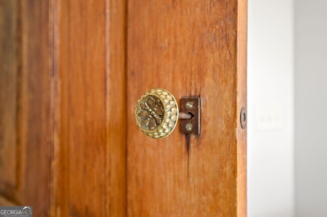 Building Photo - 497 Old Hwy 85