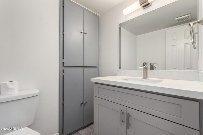 Building Photo - 1586 West Campbell Ave