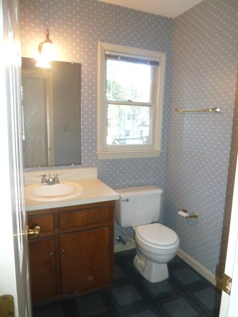 Building Photo - Inviting 3br house in Morrisville with woo...